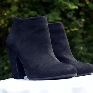 SUEDE 4 INCH BLACK GOLD ZIPPER HEELS